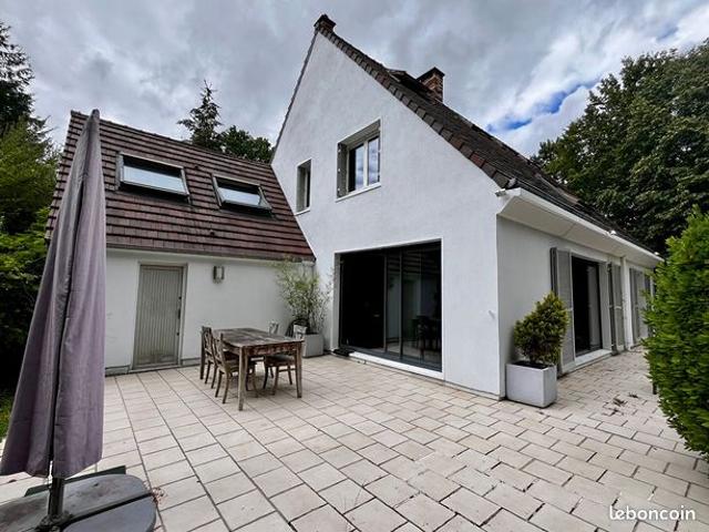 Maison 4 pièces 215 m²