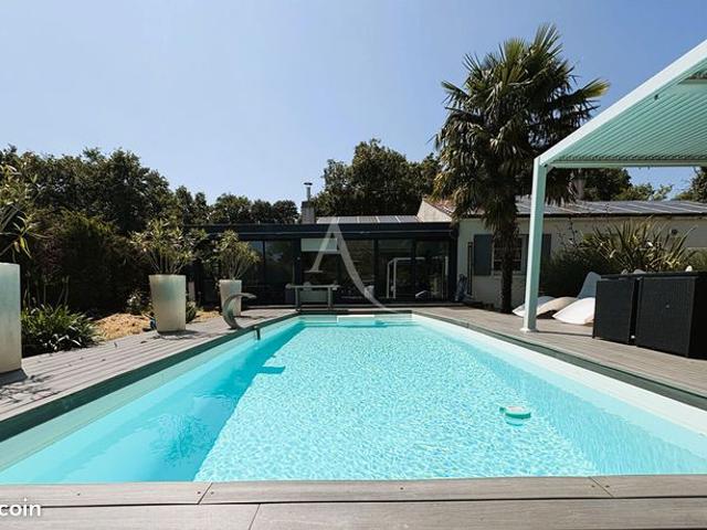 Maison 4 pièces 217 m²