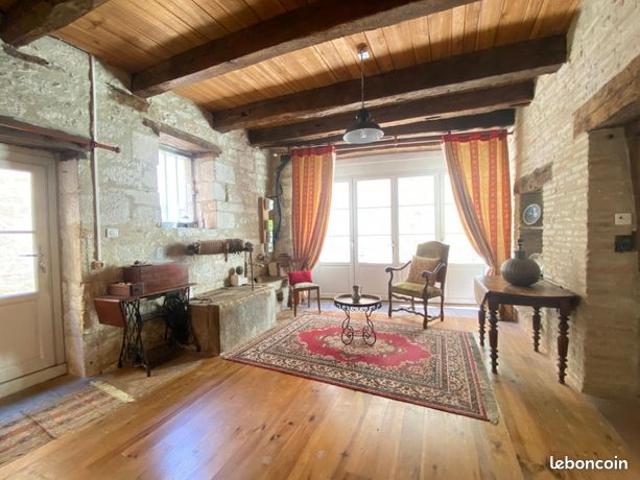 Maison 4 pièces 218 m²