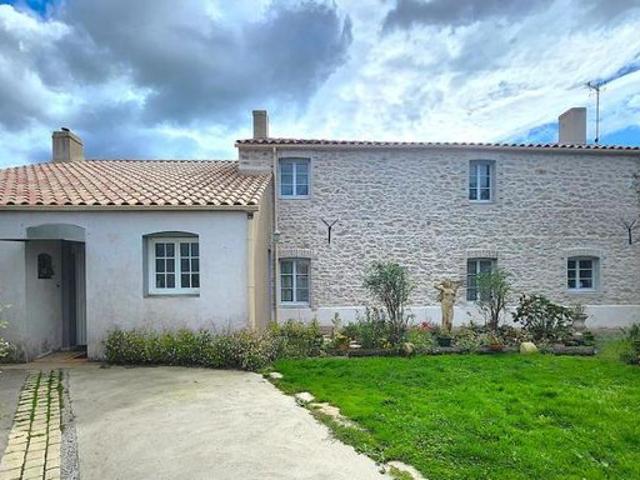 Maison 4 pièces 210 m²