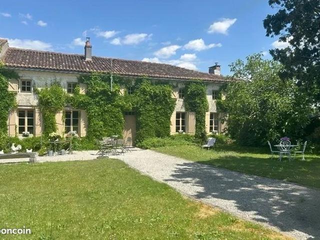 Maison 4 pièces 210 m²