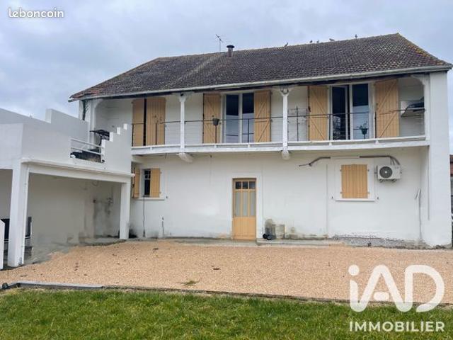 Maison 4 pièces 210 m²