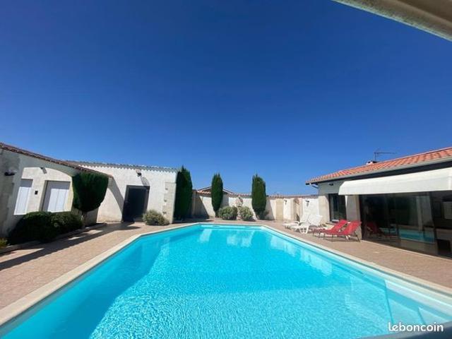 Maison 4 pièces 225 m²