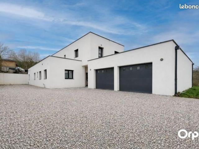 Maison 4 pièces 227 m²