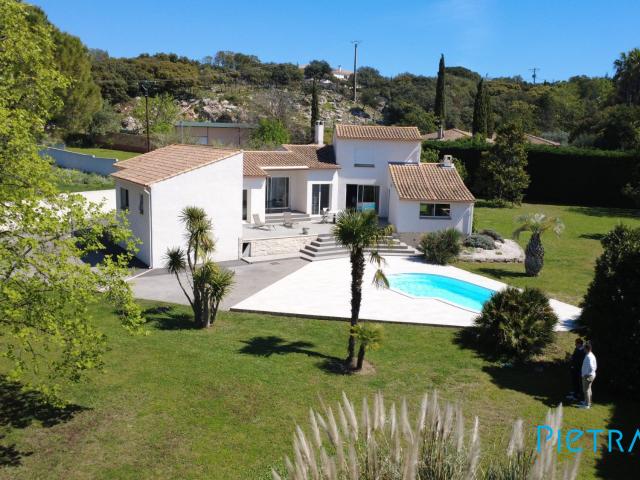 Maison 4 pièces 220 m²