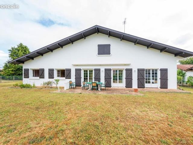 Maison 4 pièces 223 m²