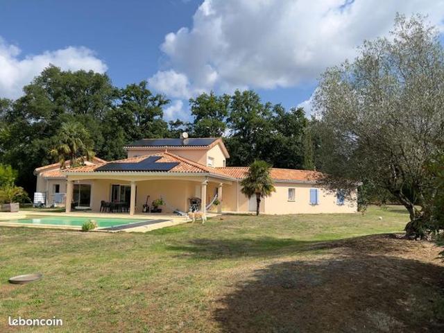Maison 4 pièces 234 m²