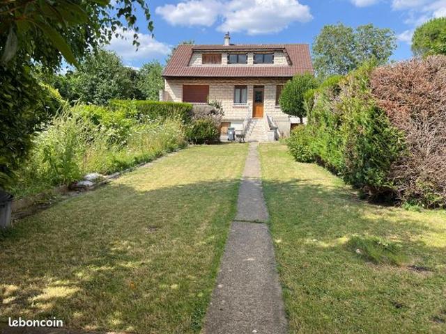 Maison 4 pièces 238 m²