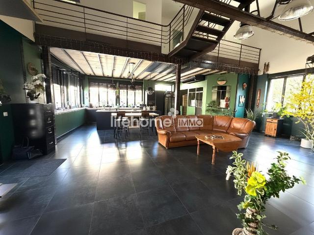 Maison 4 pièces 238 m²
