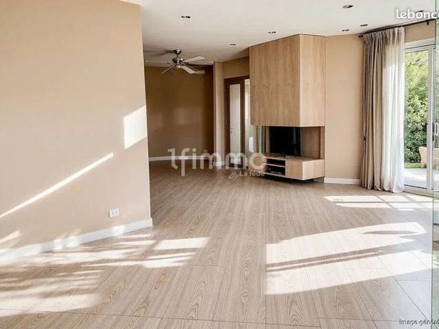 Maison 4 pièces 230 m²