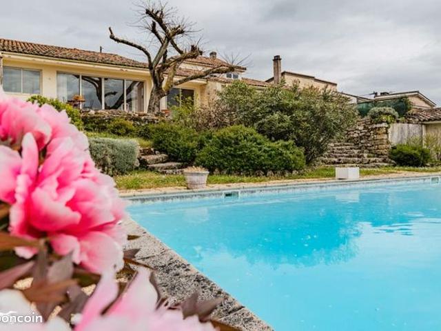 Maison 4 pièces 232 m²