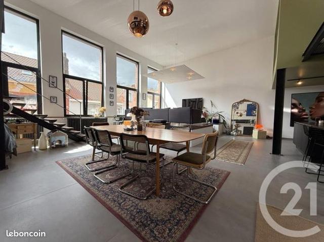 Maison 4 pièces 232 m²