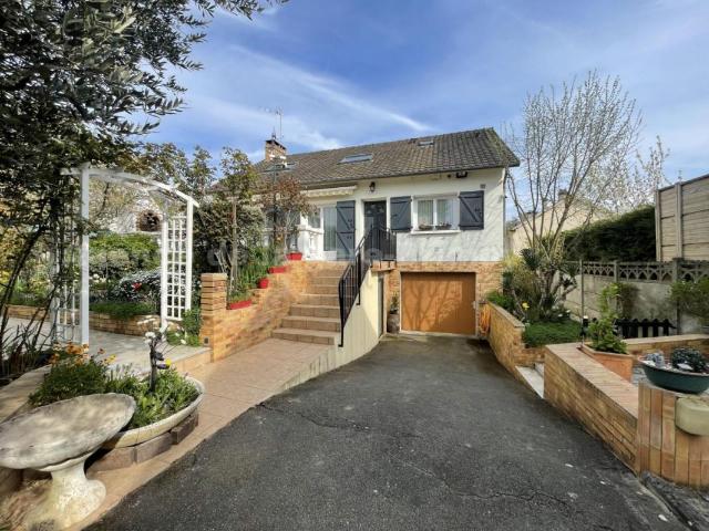 Maison 4 pièces 244 m²