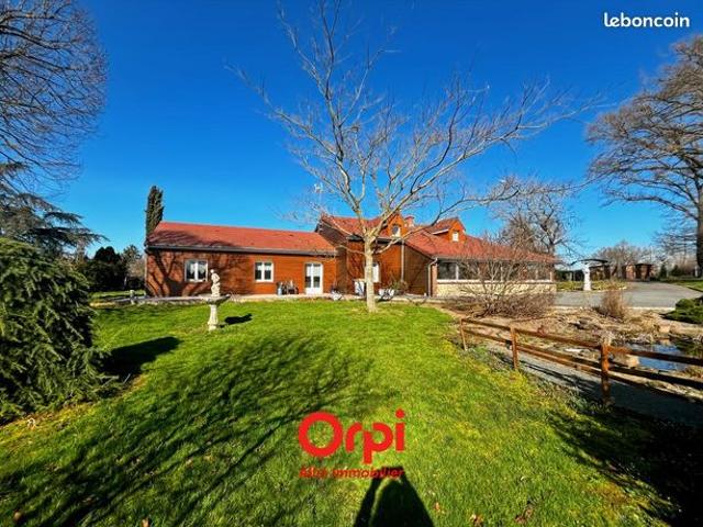 Maison 4 pièces 244 m²