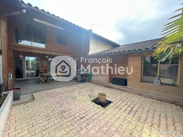 Maison 4 pièces 248 m²