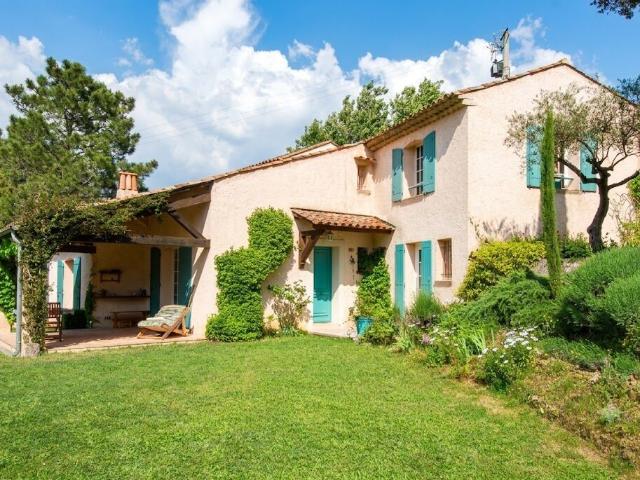 Maison 4 pièces 240 m²