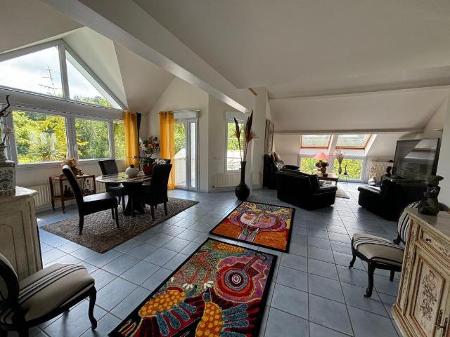 Maison 5 pièces 240 m²