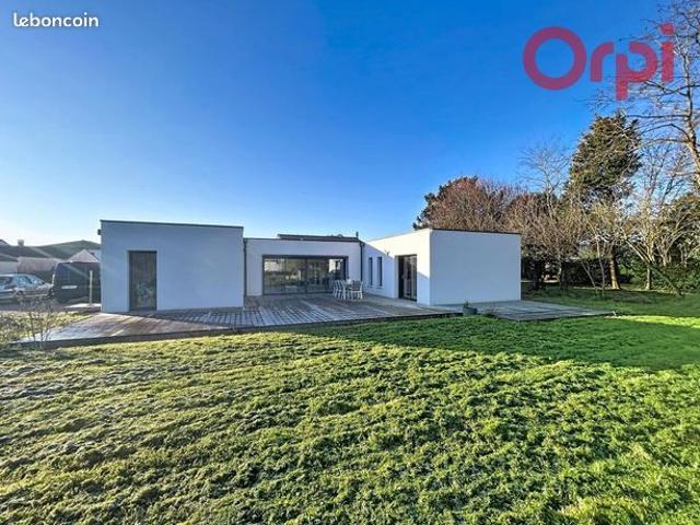 Maison 5 pièces 245 m²