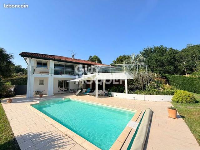 Maison 4 pièces 240 m²