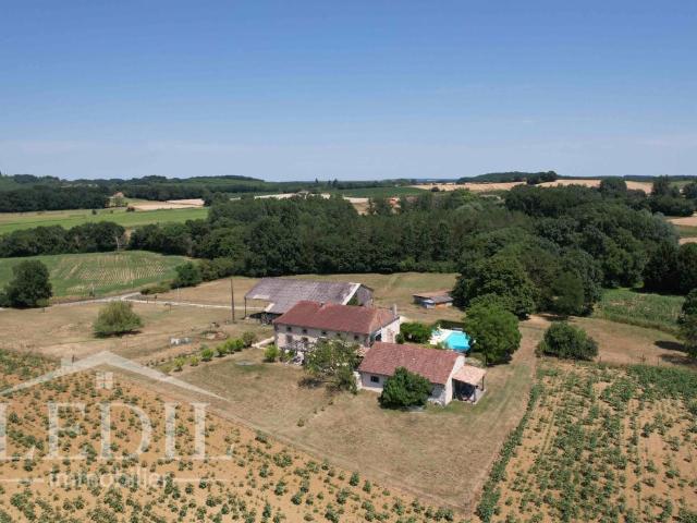 Maison 4 pièces 255 m²