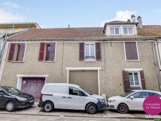 Maison 4 pièces 250 m²