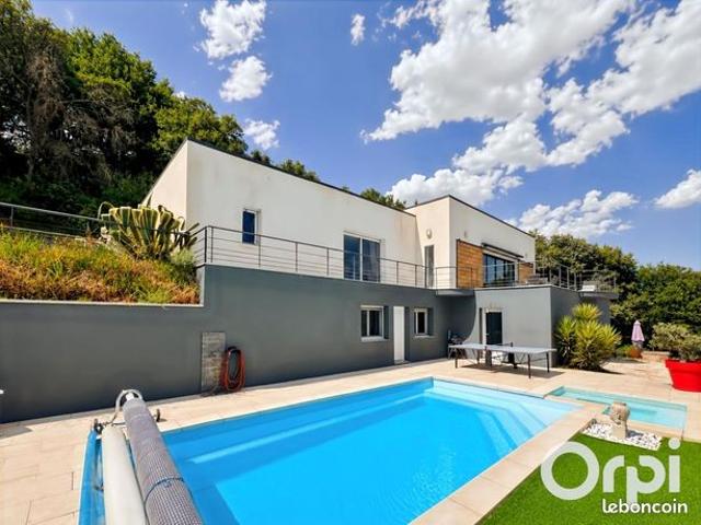 Maison 4 pièces 253 m²