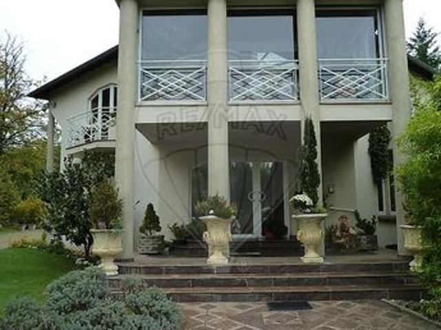 Maison 4 pièces 260 m²