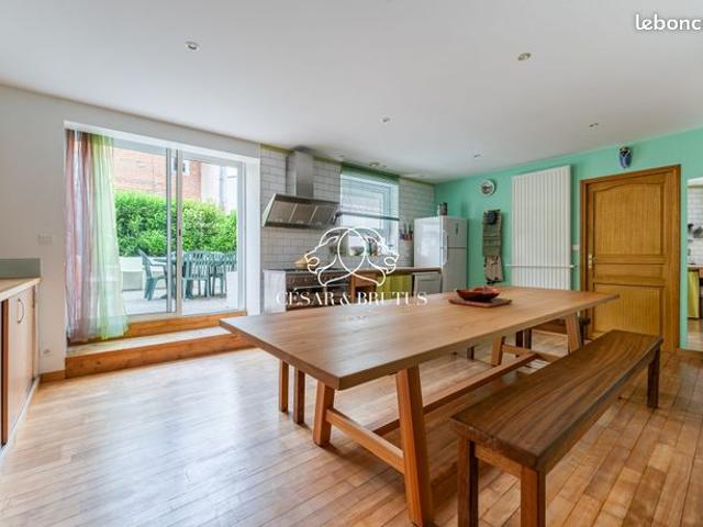 Maison 4 pièces 262 m²