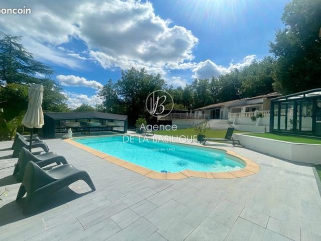 Maison 4 pièces 296 m²