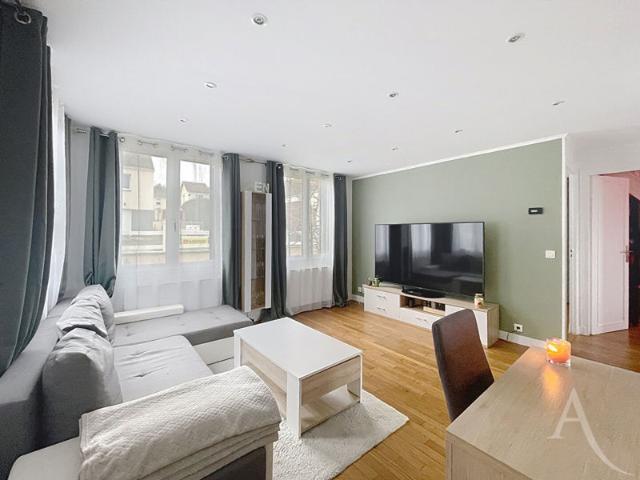 Maison 4 piéces 2 chambres sous sol total jardin BONNIERES SUR SEINE centre ville
