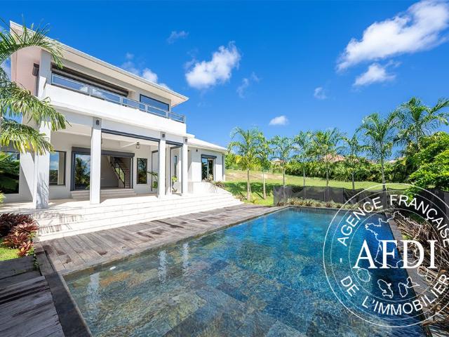 Maison 4 pièces 305 m²