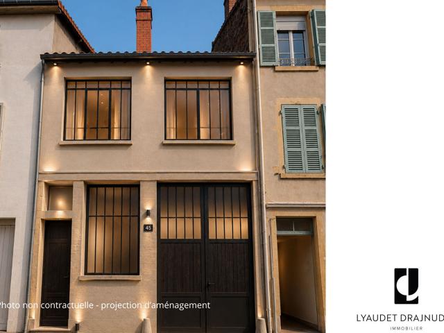 Maison 4 pièces 300 m²
