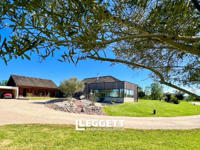 Maison 4 pièces 320 m²