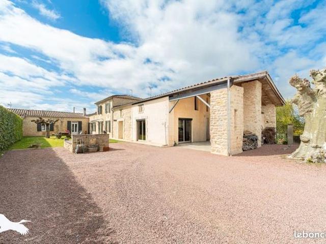 Maison 4 pièces 335 m²