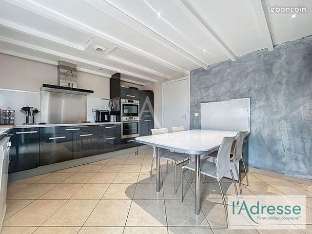 Maison 4 pièces 338 m²