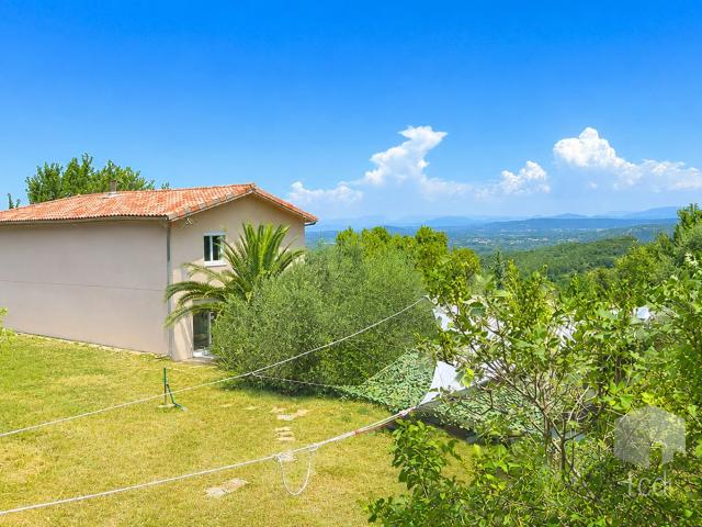 Maison 7 pièces 350 m²