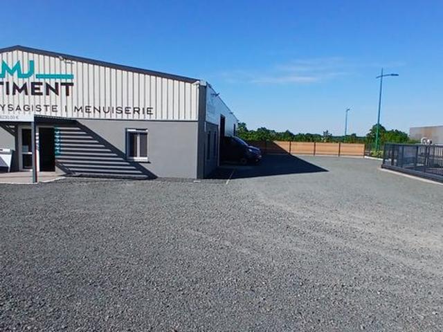 Maison 4 pièces 385 m²