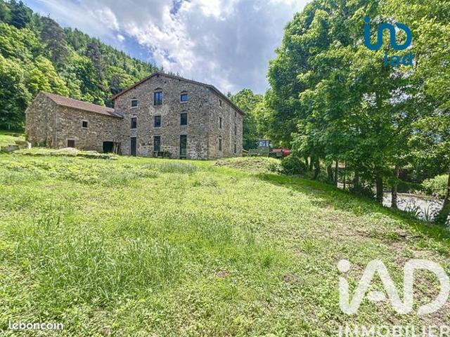 Maison 4 pièces 487 m²