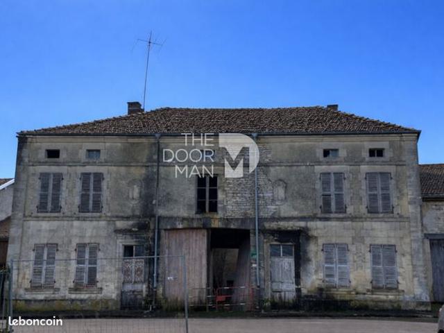 Maison 4 pièces 512 m²