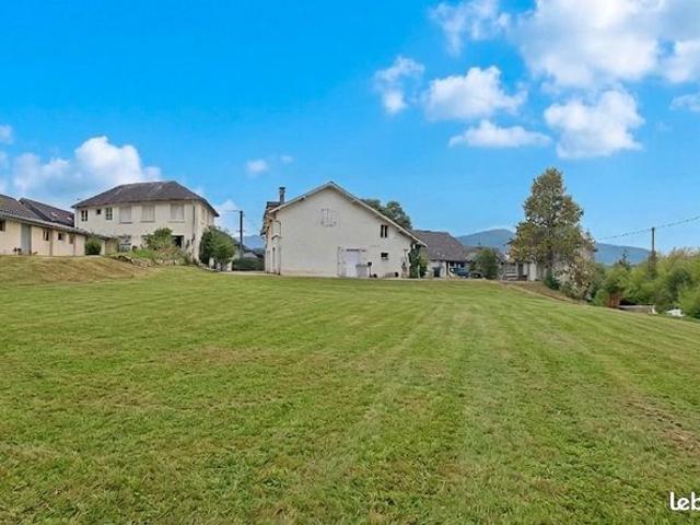 Maison 4 pièces 600 m²