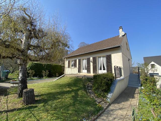 Maison 4 pièces 73,5 m² sur jardin de 876 m² à Rosny sur Seine