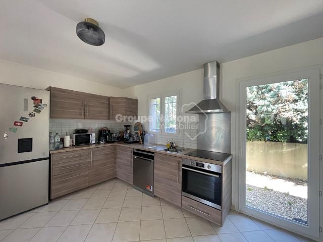 Maison 4 pièces, 74 m² à louer à Carpentras 84200
