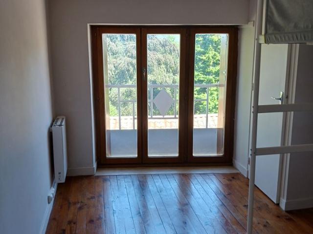 Maison 4 pièces, 76 m² à louer à Planfoy 42660