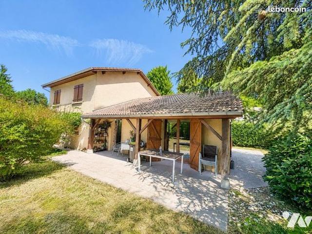 Maison 4 pièces 779 m²