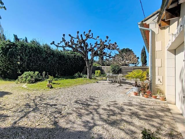 Maison 4 pièces 77.7 m2 sur 1539m² de terrain 78m² Sénas