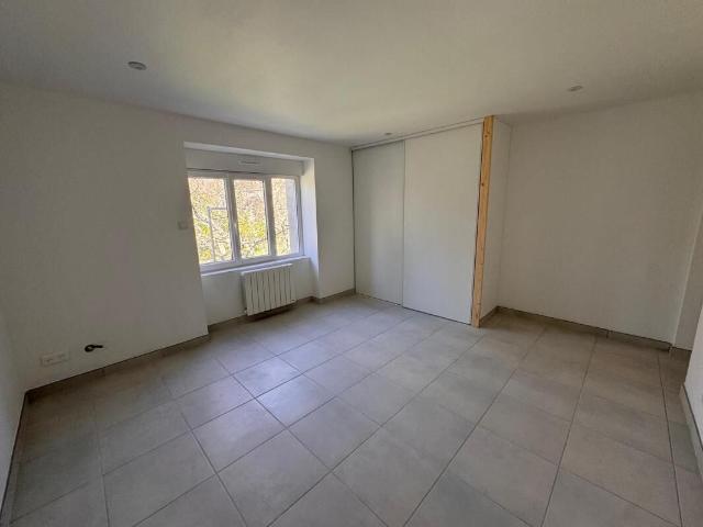 Maison 4 pièces, 77 m² à louer à Robiac Rochessadoule 30160