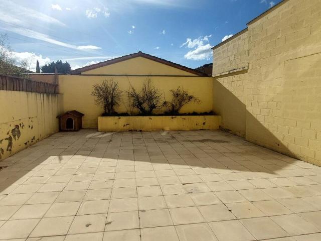 Maison 4 pièces, 77 m² à louer à Villefranche sur Saône 69400