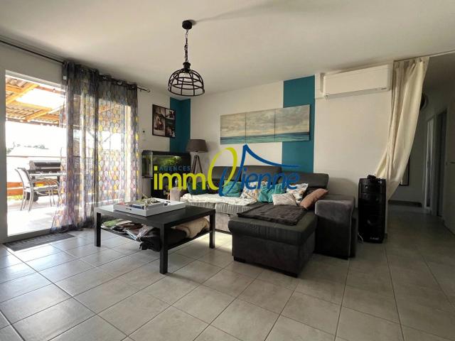 Maison 4 pièces, 81 m² à louer à Fleuré 86340