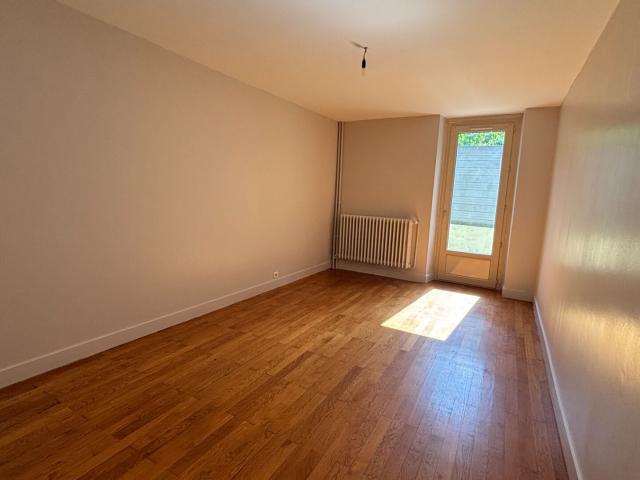 Maison 4 pièces, 81 m² à louer à Vernantois 39570