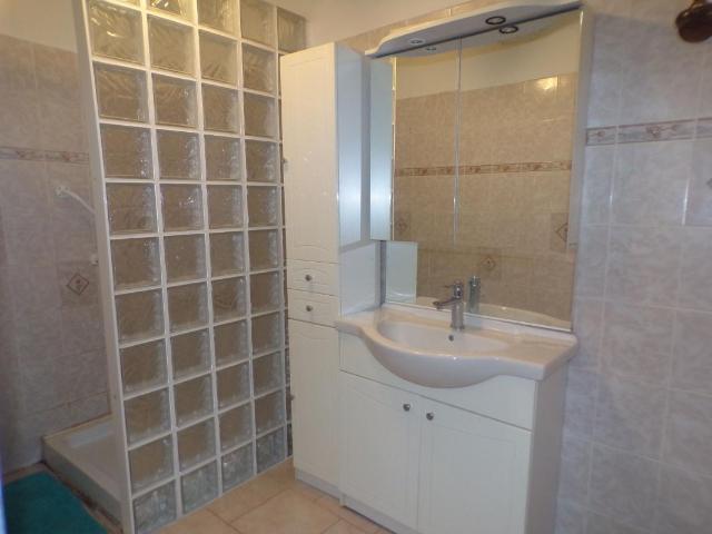 Maison 4 pièces, 82 m² à louer à La Tour d'Aigues 84240